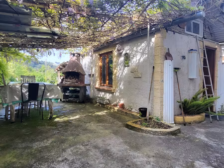 maison t3 + dépendance  annexes et piscine