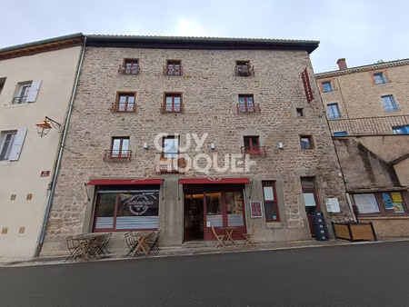 immeuble avec fond de commerce au coeur de chalmazel