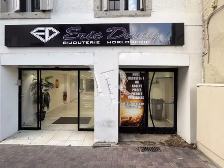 location locaux professionnels 175 m² à le puy-en-velay (43000)  1 900 €