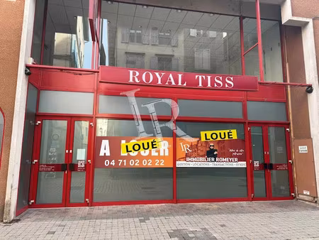 location locaux professionnels 806 m² à le puy-en-velay (43000)  nan €