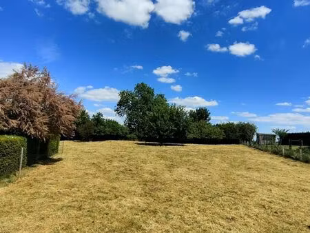 groupe arcade: terrain en zone d'habitat à la campagne