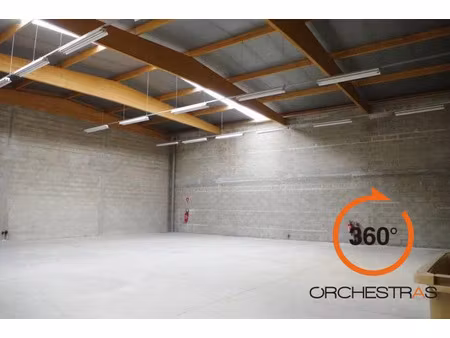 location locaux professionnels 669 m² à emerainville (77184)  2 613 €