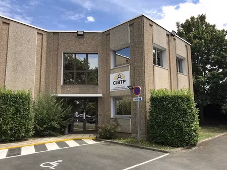 location locaux professionnels 0 pièces 385 m² à evreux (27000)  3 410 €