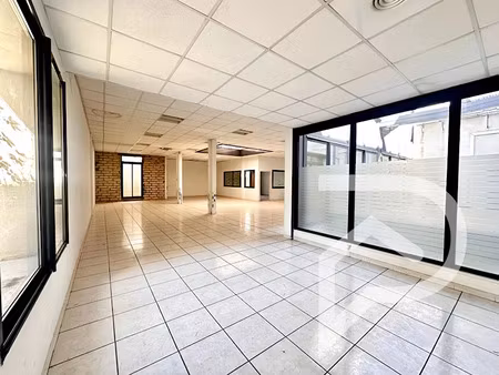 location locaux professionnels 360 m² à sète (34200)  5 276 €