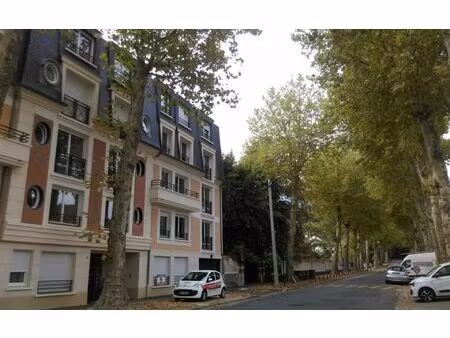 location stationnement  m² t- à avon  77 €