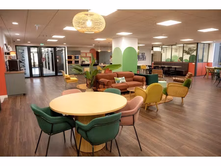 bureau privé • coworking 6 postes 18 m²