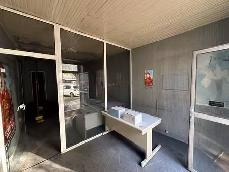 local professionnel 70 m2 - toulon place d'armes