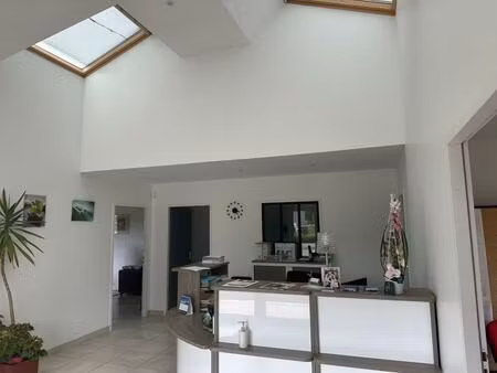 bâtiment à usage de bureaux