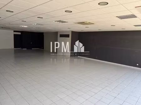 a louer local commercial de 180 m² - 13920 saint mitre les remparts