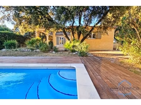 villa de plain-pied de 156m² avec 6 pièces + une dépendance - jardin arboré  piscine