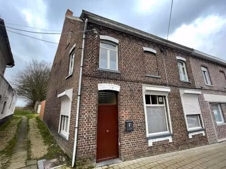 maison de village 3 façades sise à sint-denijs