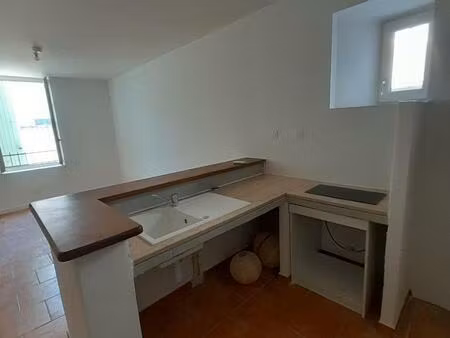 location appartement 2 pièces 41m² beaucaire 30300