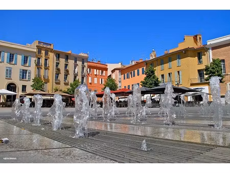 immeuble de rapport locatif mixte (commerce et logement) emplacement n°1 (place république