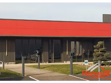location local professionnel 81m² st pantaleon de larche 19600
