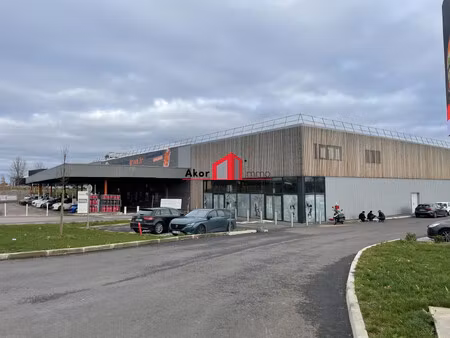 location local commercial 264m² auxerre 89000