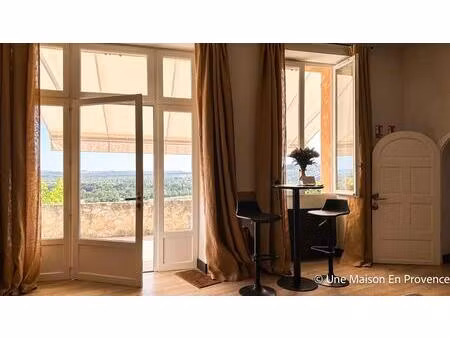 appartement avec terrasse et vue dégagée les angles