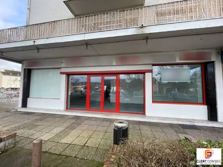 location local commercial 74m² petit couronne 76650