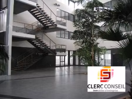 location local professionnel 260m² isneauville 76230