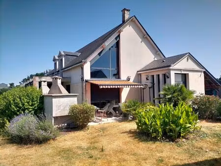 rare  très spacieuse maison d'architecte   piscine intérieure avec jardin arboré par paysa