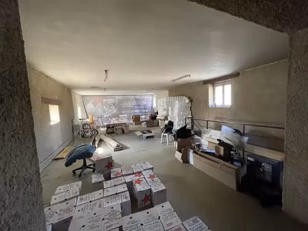 local commercial 180m²