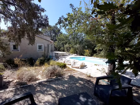 villa de 150 m2 - 3/4 chambres avec piscine et dépendance -