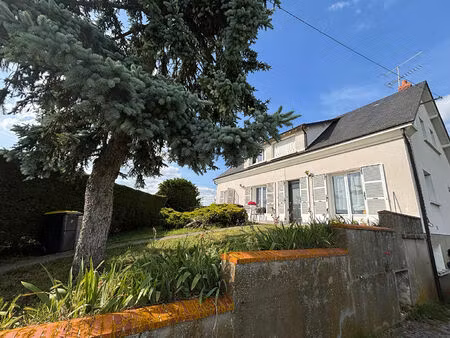 location maison 4 pièces 155 m² à neuville-aux-bois (45170)