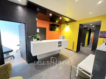 local professionnel avec piscine privée