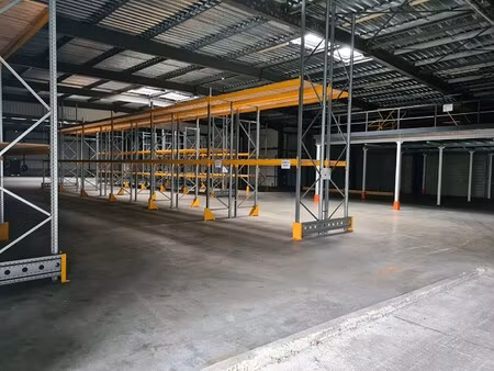 location local commercial