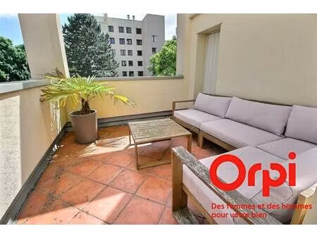 residence ravalee avec isolation ! 4 pieces terrasse et loggia ! proche gare !