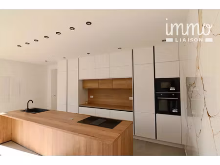 vente maison 7 pièces 180 m² le castellet (83330)