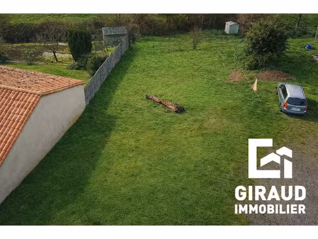 vente terrain à batir 764 m² à saint-hilaire-de-voust (85120)  18 900 €