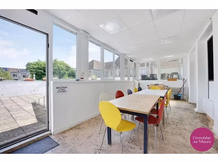 location locaux professionnels 240 m² à montreuil (93100)  4 988 €