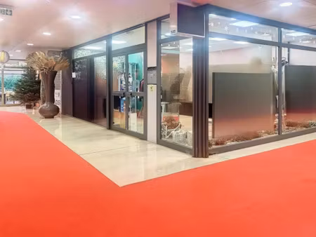 location locaux professionnels 103 m² à mougins (06250)  3 000 €