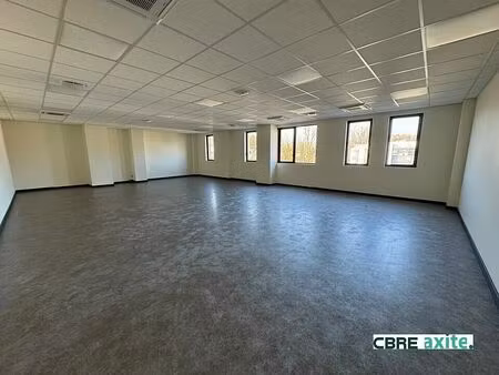 location bureau mery 116 m²