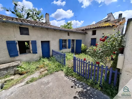 vente maison 7 pièces 220 m² à javrezac (16100)  120 000 €