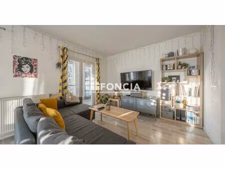 grand t3 au pied du tram c