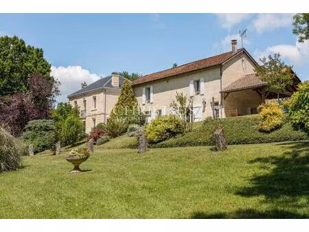 propriété familiale avec gîte  piscine et terrain – à 30 min de bordeaux  proche gare