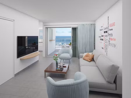 a vendre studio face mer en rdc à moule