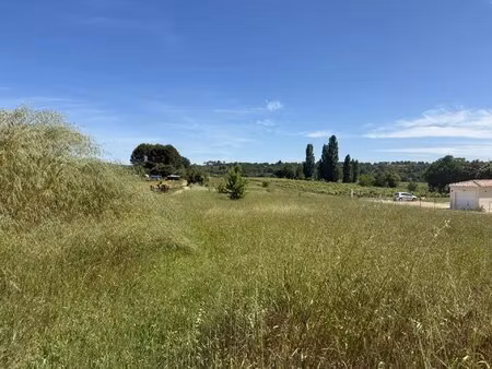 magnifique terrain de 3600m² plat proche saint maximin avec permis de construire purgé de 