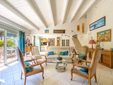 vente maison 7 pièces 165 m² à la flotte (17630)  1 335 000 €