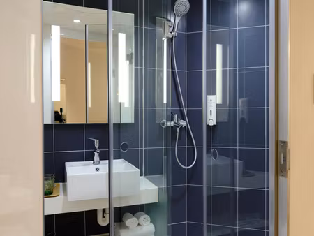t1 - 26 30 m2 grenoble 38000 studio