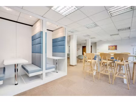 location meublée locaux professionnels 10 m² à lyon 3ème (69003)  209 €