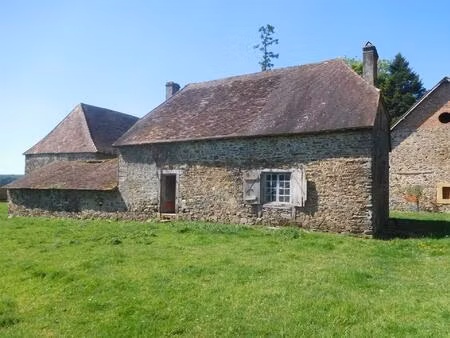 bel ensemble immobilier en pierres