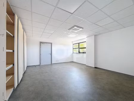 location locaux professionnels 32 m² à sausheim (68390)  1 014 €