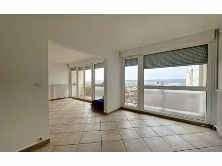 location appartement  m² t-4 à le petit-quevilly  900 €