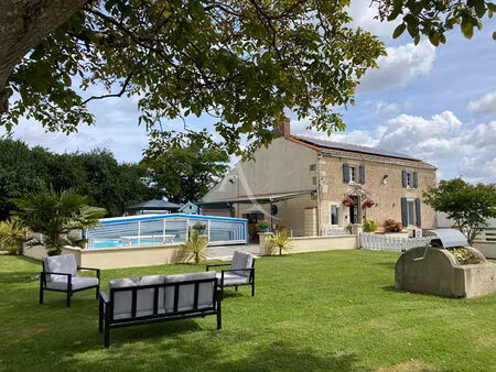 maison en pierres à 5 min de fontenay le comte