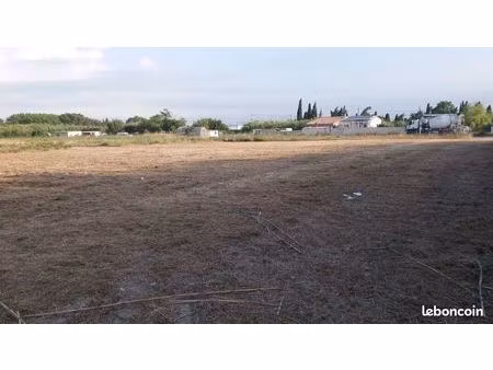 terrain pour activité agricoles / équestre ou pose panneaux photovoltaïques