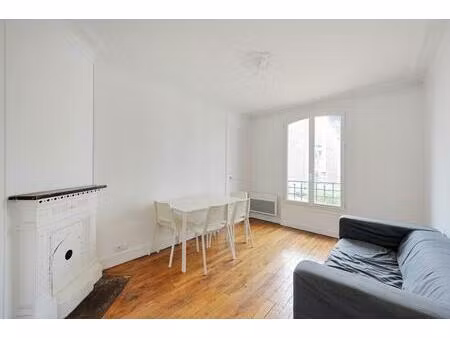 beau potentiel ! 2 pièces au calme sur cour avec cave. métro dugommier