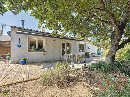 villa individuelle plain pied de 103 m2 avec dépendance studio + piscine - nombreux parkin