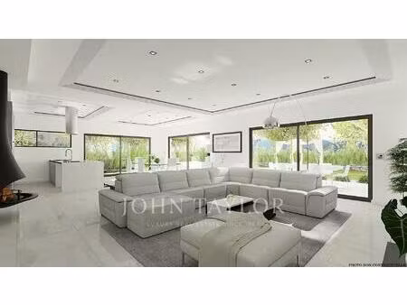 contemporaine neuve villa dans domaine fermé